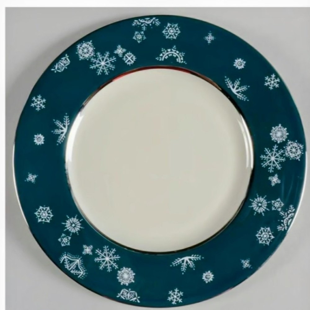 9 Elegant Snowflake Dinner Plate